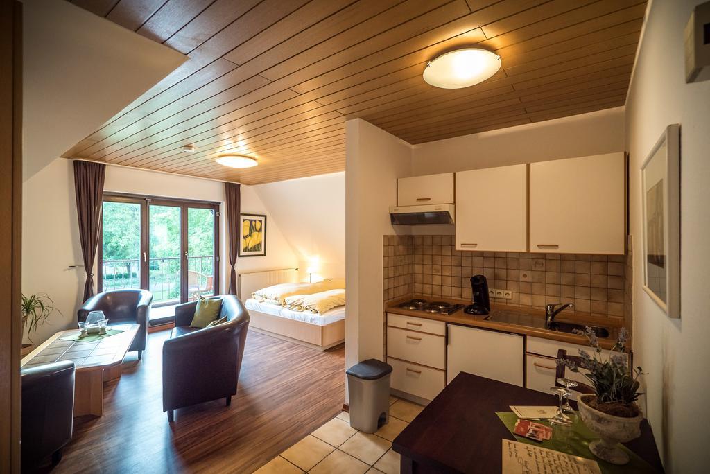 Weingut Peifer Apartman Traben-Trarbach Szoba fotó